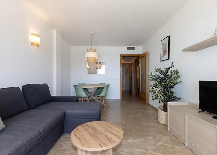 Uhc Arinsal Family Complex